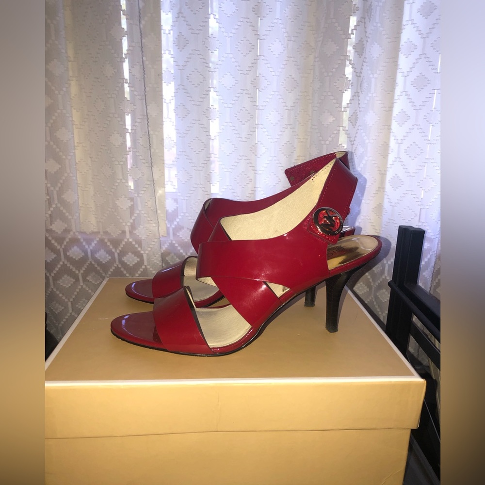 Michael Kors Red Patent Leather Heels size 8.5 - Picture 2 of 6
